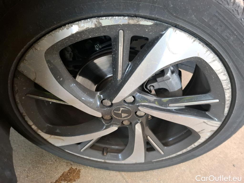  DS  DS7 DS DS 7 Crossback 5p SUV BlueHDi 180 Automatique Grand Chic #31