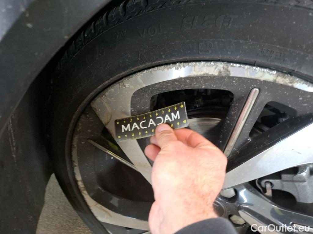  DS  DS7 DS DS 7 Crossback 5p SUV BlueHDi 180 Automatique Grand Chic #32