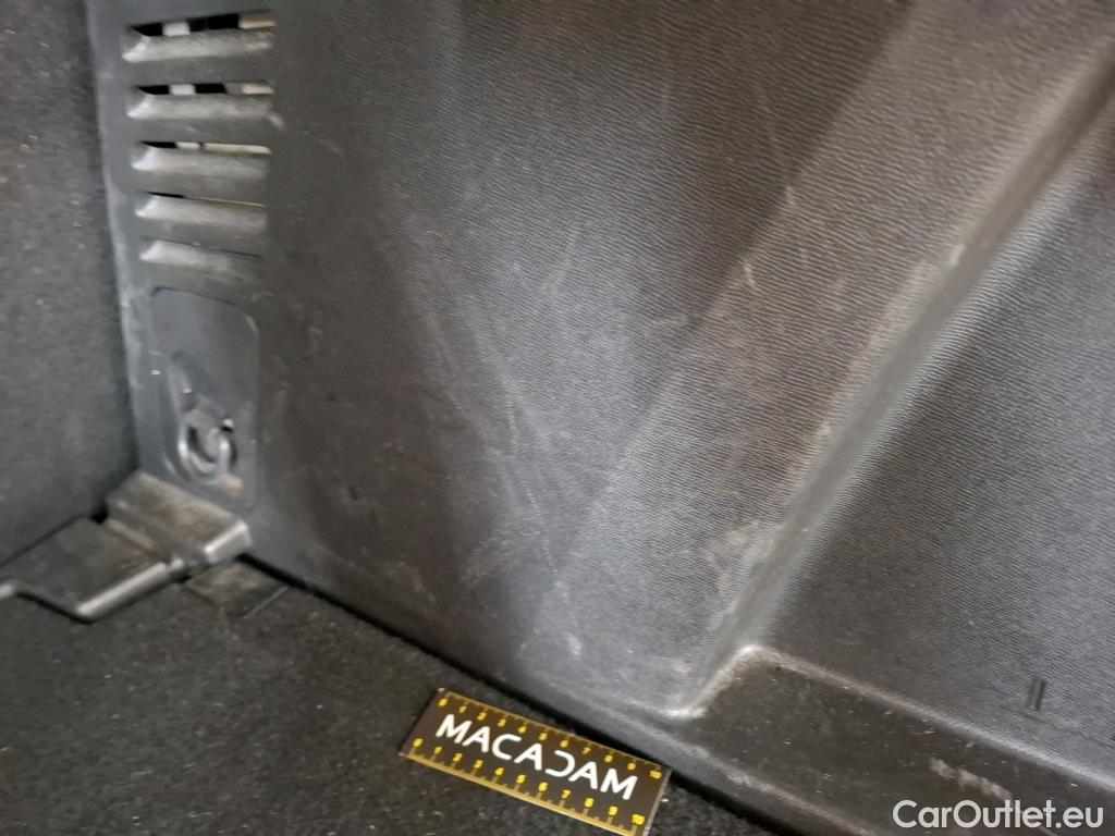  Peugeot  3008  Allure Pack 1.5 HDi 130CV BVA8 E6d #27