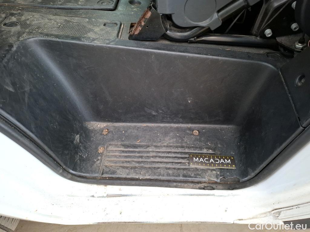  Citroen  Jumper CITROEN  4p Combi 30 L1H1 BlueHDi 110 BVM6 Attraction / 9 PLACES / PAS DE CLIMATISATION #16