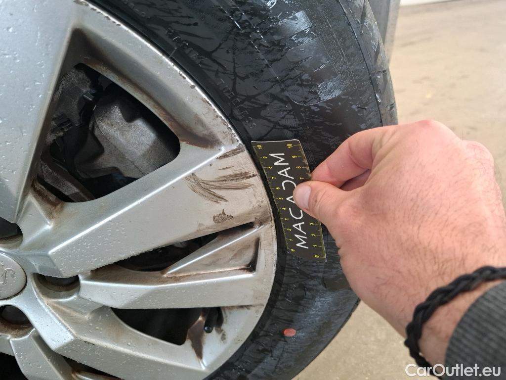  Peugeot  3008  Active Pack 1.5 HDi 130CV BVA8 E6d #3