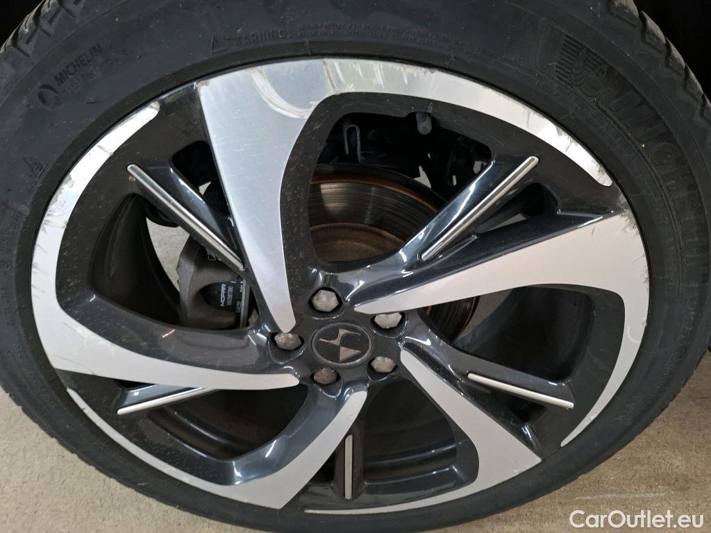  DS  DS7 DS DS 7 Crossback 5p SUV BlueHDi 180 Automatique Grand Chic #26