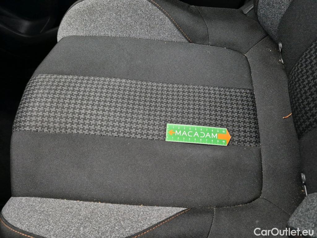  Peugeot  3008  Active Business 1.5 HDi 130CV BVA8 E6d #64