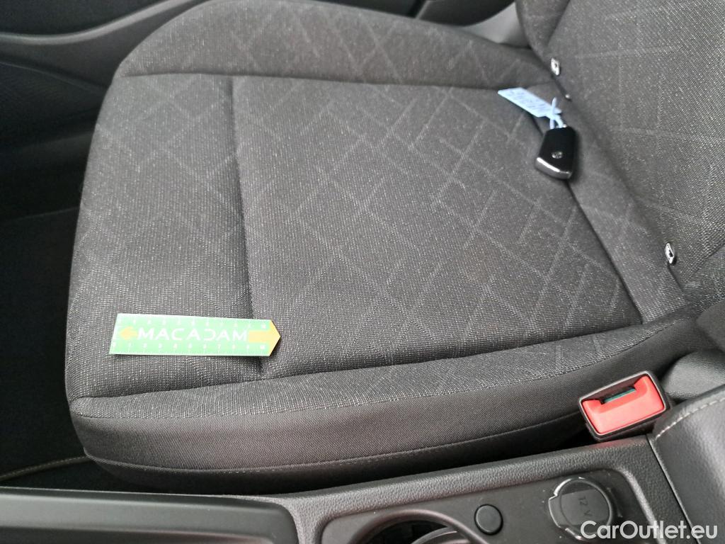  Volkswagen  Golf  VOLKSWAGEN / 2020 / 5P / Berline 2.0 TDI SCR 115 DSG7 Life Busi #10