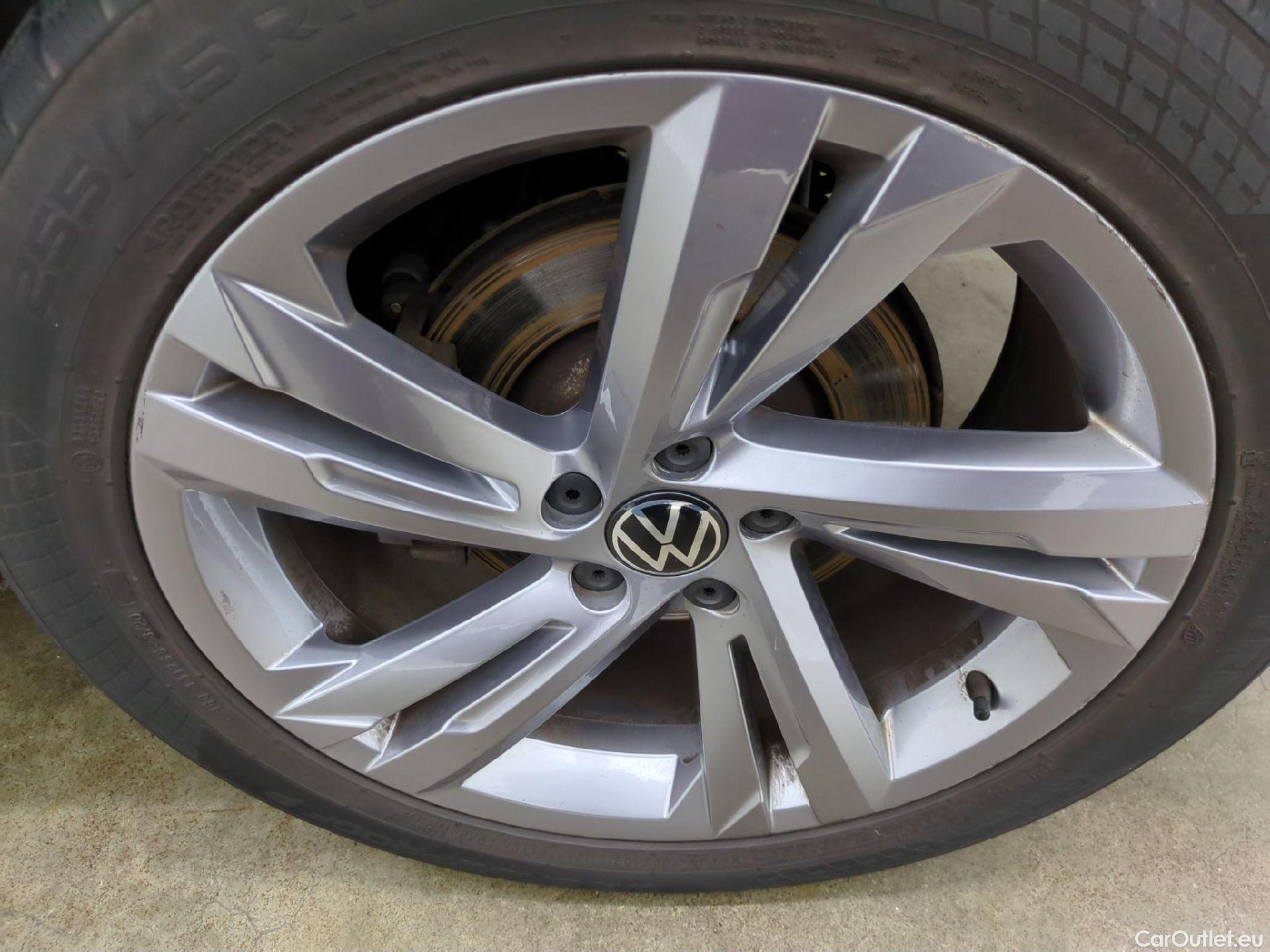  Volkswagen  Tiguan VOLKSWAGEN  / 2020 / 5P / SUV 1.4 eHybrid 245 DSG6 R-Line #28