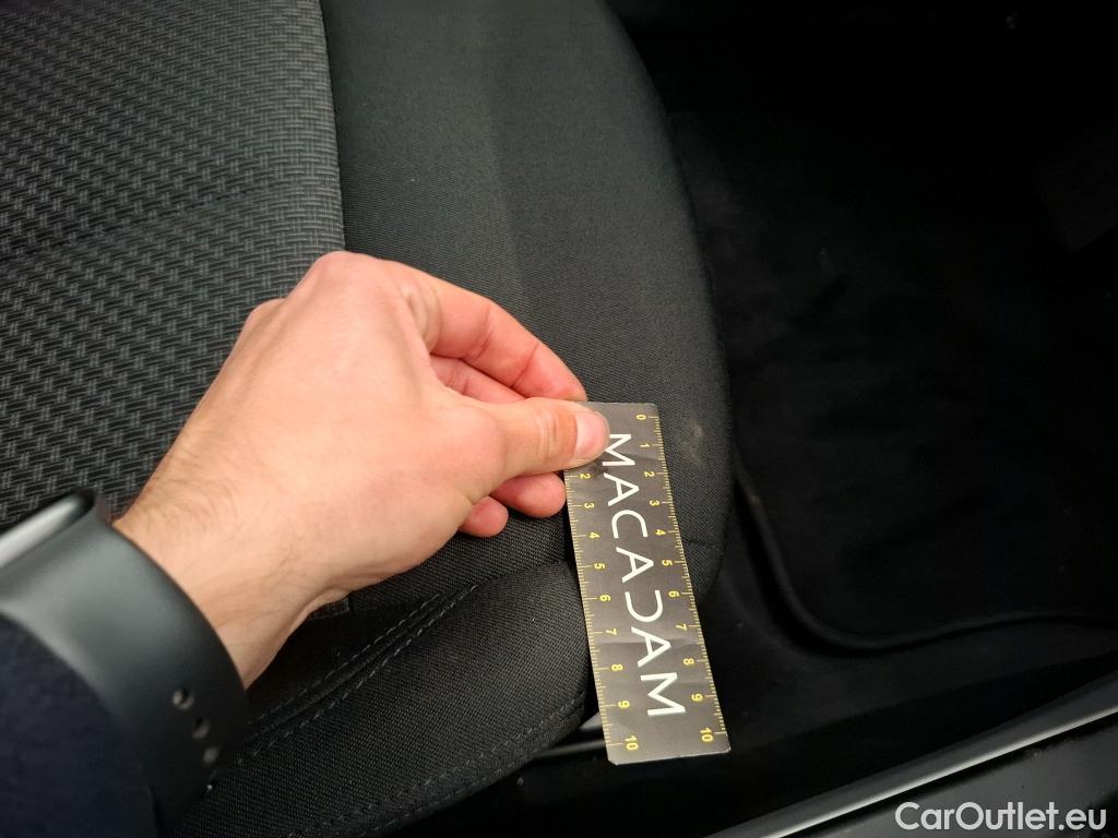  Bmw  Serie 1 BMW Série 1 / 2019 / 5P / Berline 116i Business Design #16