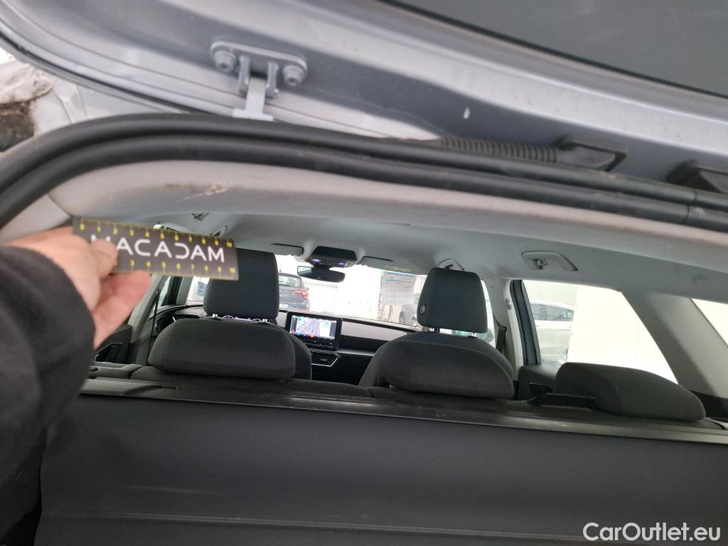  Seat  Leon SEAT  Sportstourer / 2020 / 5P / Break 1.0 eTSI 110 DSG S&S Style Business #1