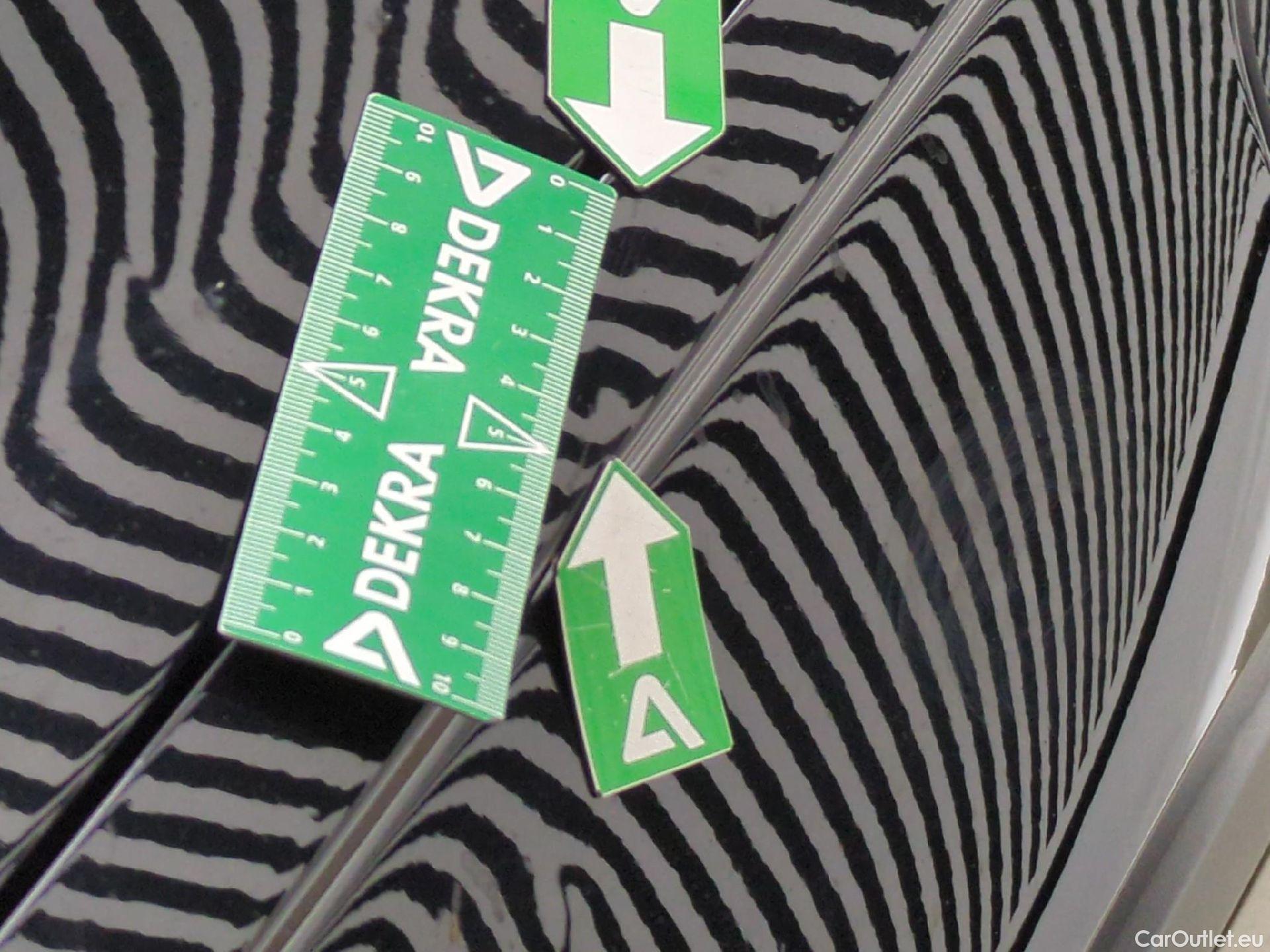  Volkswagen  Tiguan VOLKSWAGEN  / 2020 / 5P / SUV 1.4 eHybrid 245 DSG6 R-Line #42