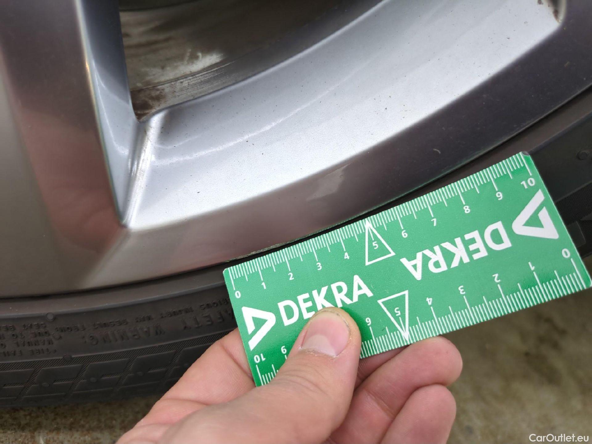  Volkswagen  Tiguan VOLKSWAGEN  / 2020 / 5P / SUV 1.4 eHybrid 245 DSG6 R-Line #32