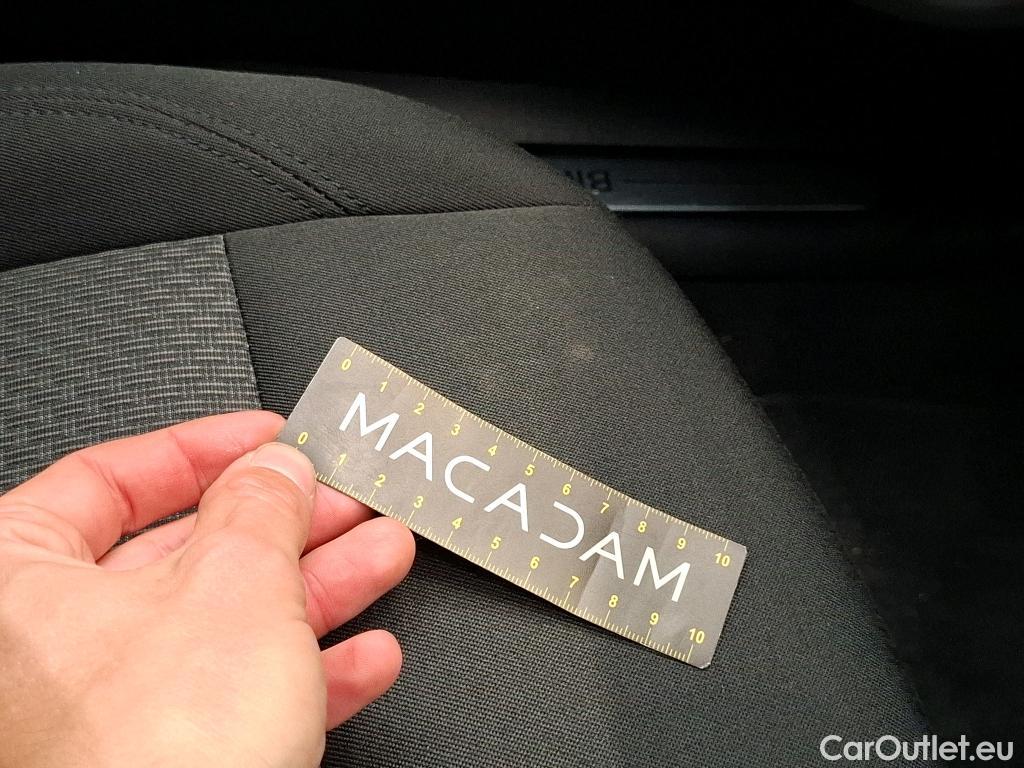  Bmw  Serie 1 BMW Série 1 / 2019 / 5P / Berline 116i Business Design #18