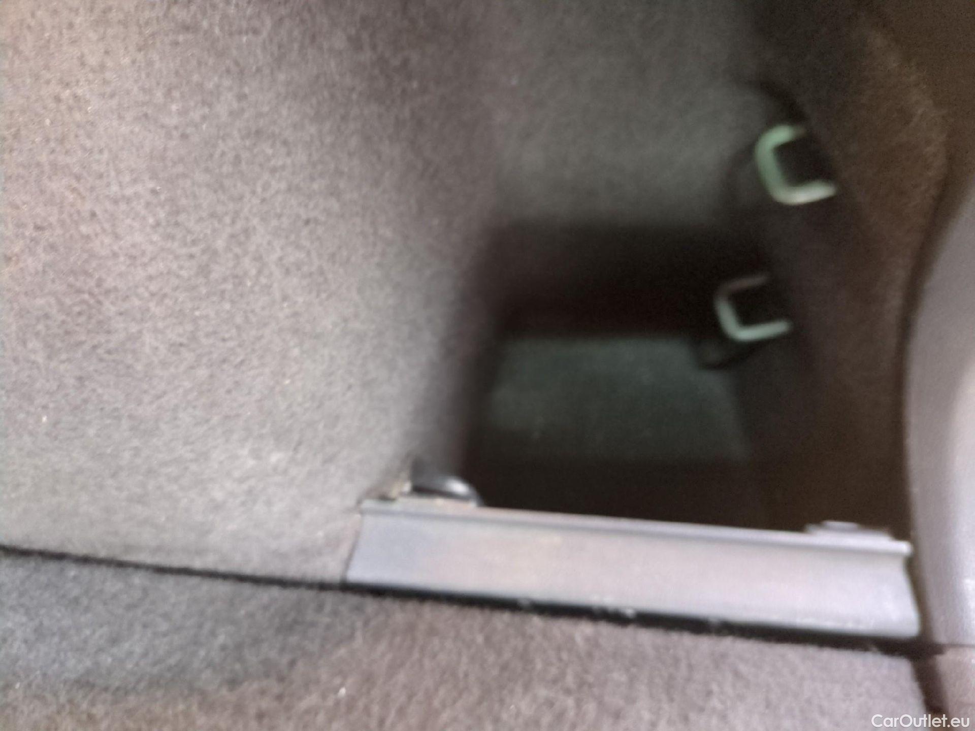  Volkswagen  Tiguan VOLKSWAGEN  / 2020 / 5P / SUV 1.4 eHybrid 245 DSG6 R-Line #10