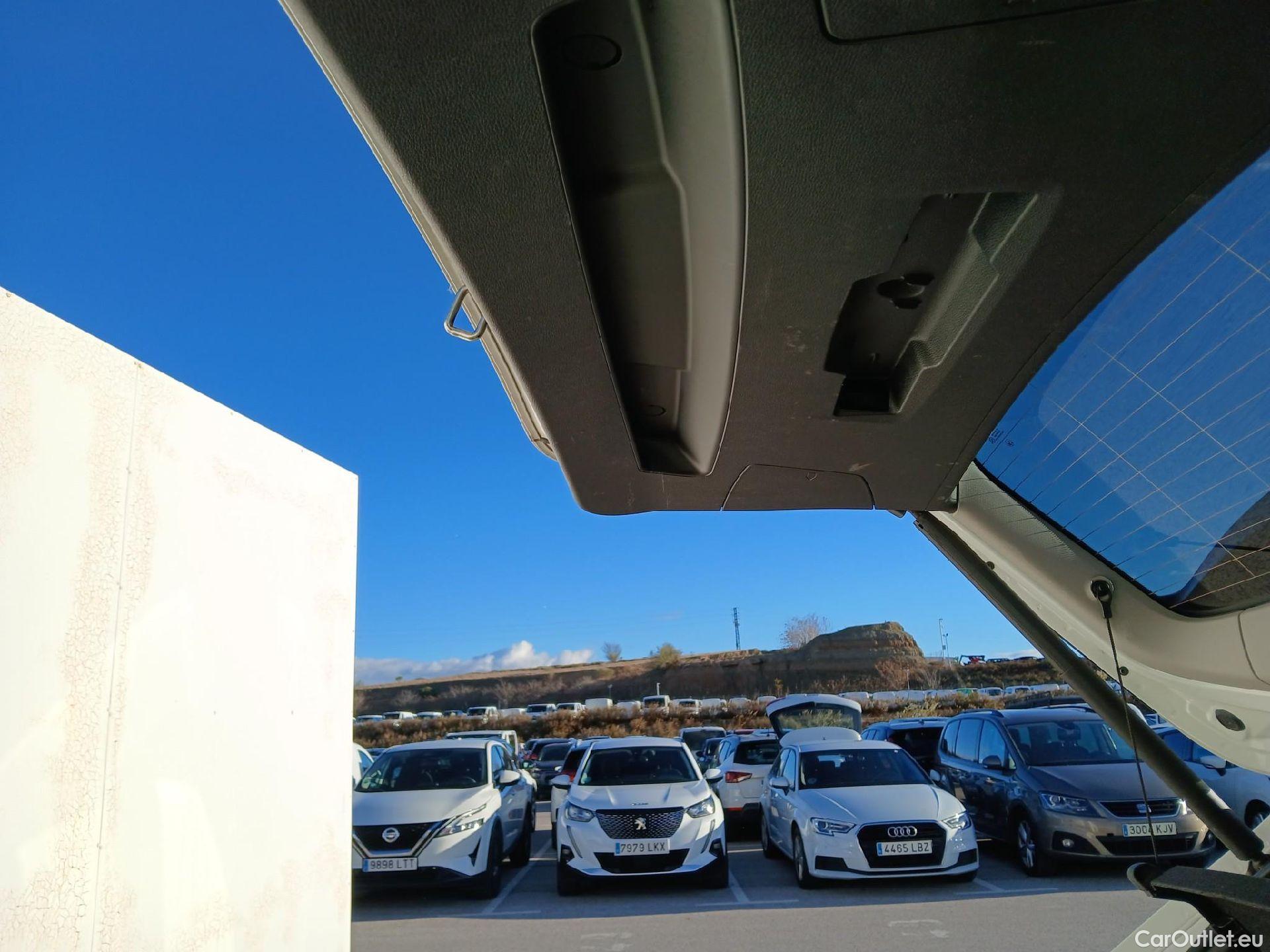  Bmw  X1 BMW  / 2019 / 5P / todoterreno sDrive18d #3