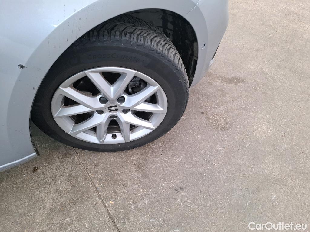  Seat  Leon SEAT  Sportstourer / 2020 / 5P / Break 1.0 eTSI 110 DSG S&S Style Business #3