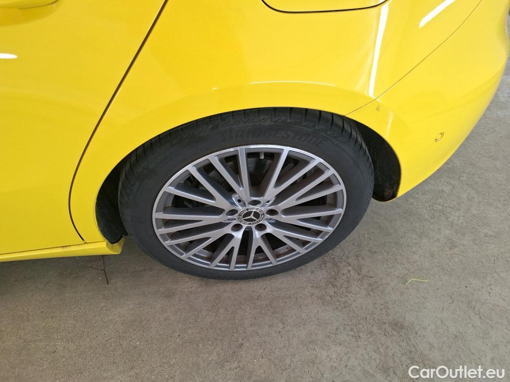  Mercedes  A-Klasse MERCEDES-BENZ Classe A Compact / 2018 / 5P / Berline A 200 Progressive Line 7G-DCT #23