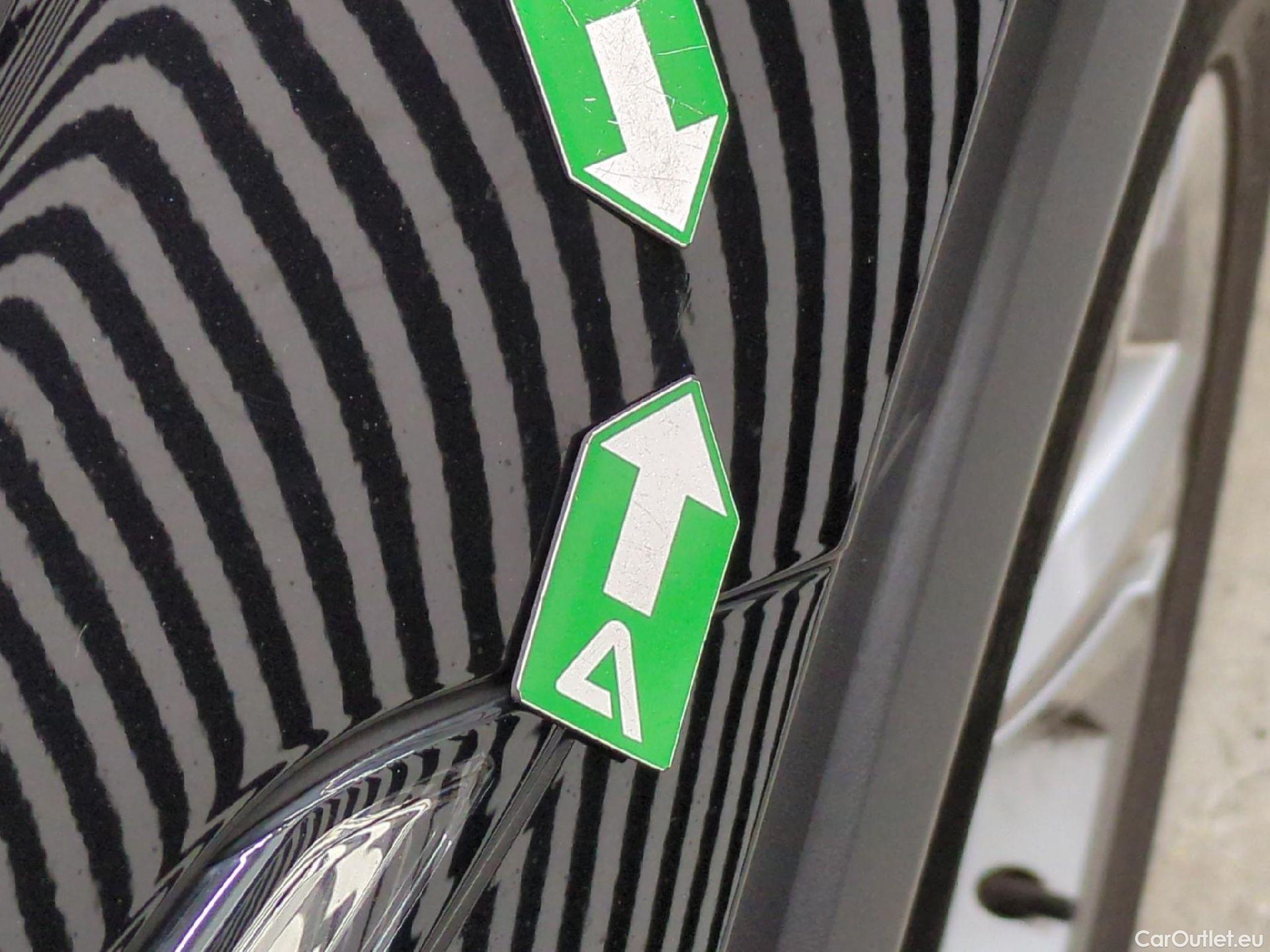  Volkswagen  Tiguan VOLKSWAGEN  / 2020 / 5P / SUV 1.4 eHybrid 245 DSG6 R-Line #40