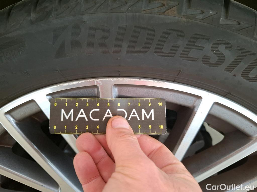  Mercedes  A-Klasse MERCEDES-BENZ Classe A Compact / 2018 / 5P / Berline A 200 Progressive Line 7G-DCT #25