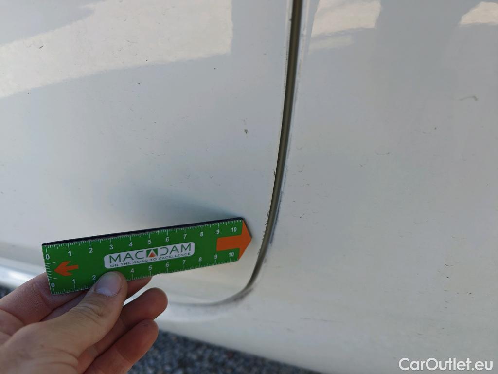  Fiat  500 FIAT  / 2015 / 3P / berlina con portón Red 1.0 Hybrid 51KW (70 CV)(SP)(SL) (AC4) #11