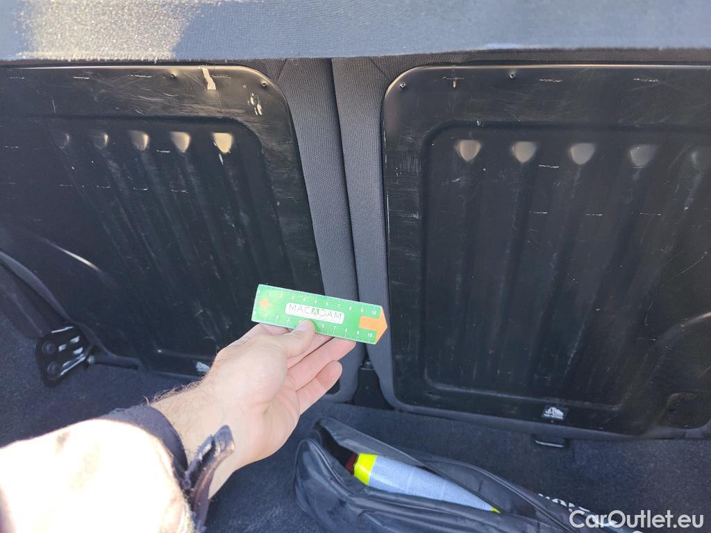  Fiat  500 FIAT  / 2015 / 3P / berlina con portón Red 1.0 Hybrid 51KW (70 CV)(SP)(SL) (AC4) #12