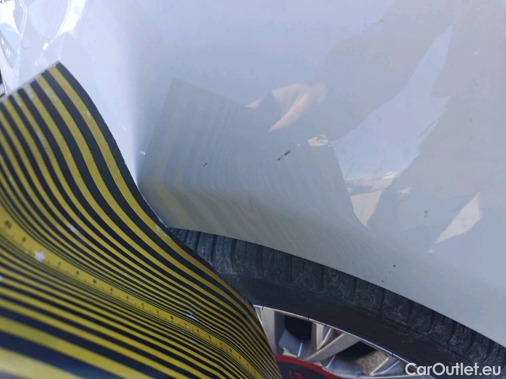  Fiat  500 FIAT  / 2015 / 3P / berlina con portón Red 1.0 Hybrid 51KW (70 CV)(SP)(SL) (AC4) #2