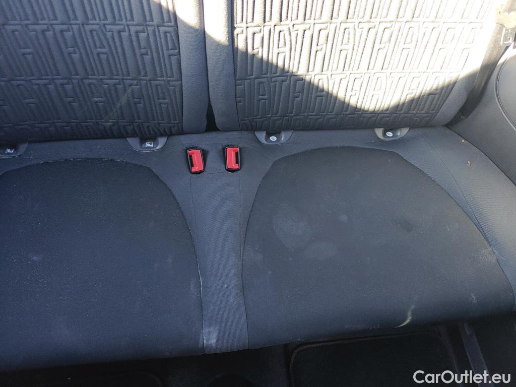  Fiat  500 FIAT  / 2015 / 3P / berlina con portón Red 1.0 Hybrid 51KW (70 CV)(SP)(SL) (AC4) #4