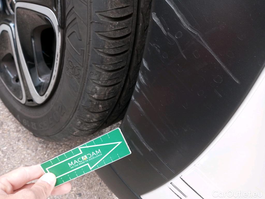  Citroen  C4 Cactus CITROEN  / 2018 / 5P / berlina con portón BlueHDi 100 S&S Feel #36