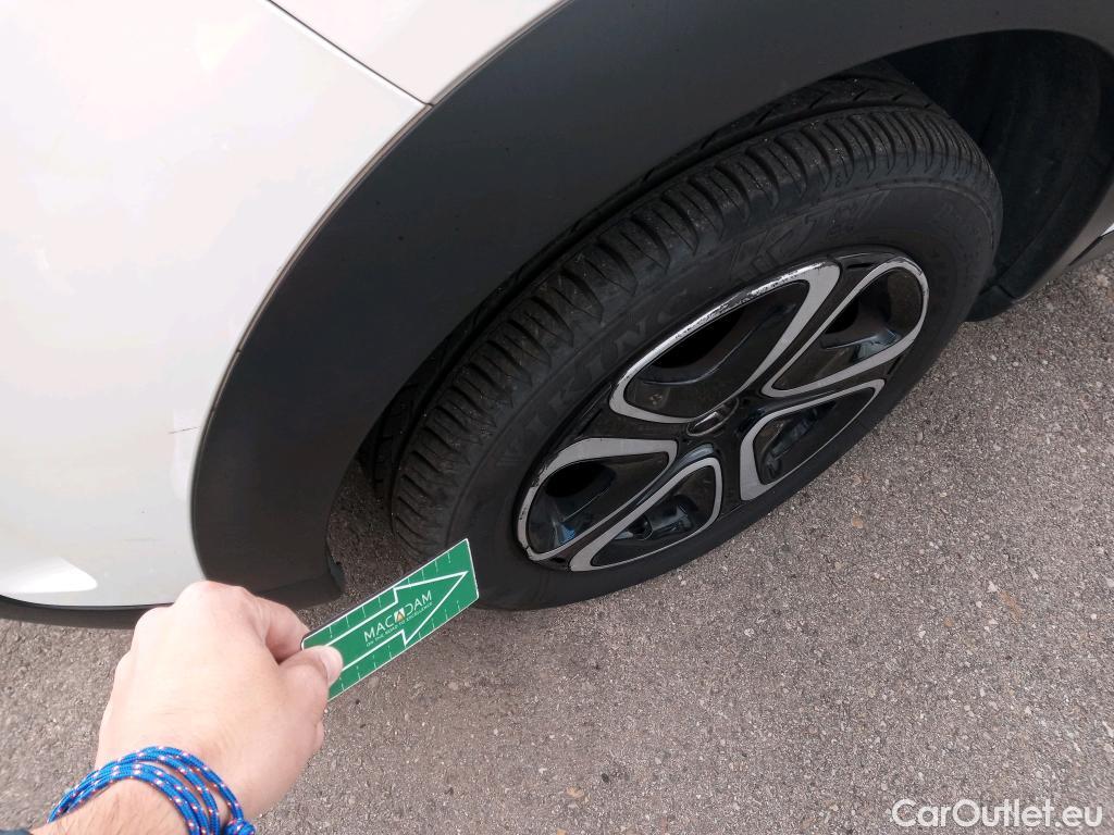  Citroen  C4 Cactus CITROEN  / 2018 / 5P / berlina con portón BlueHDi 100 S&S Feel #25