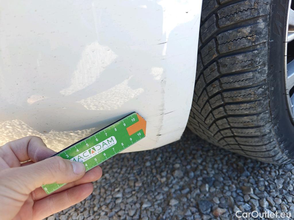  Fiat  500 FIAT  / 2015 / 3P / berlina con portón Red 1.0 Hybrid 51KW (70 CV)(SP)(SL) (AC4) #19