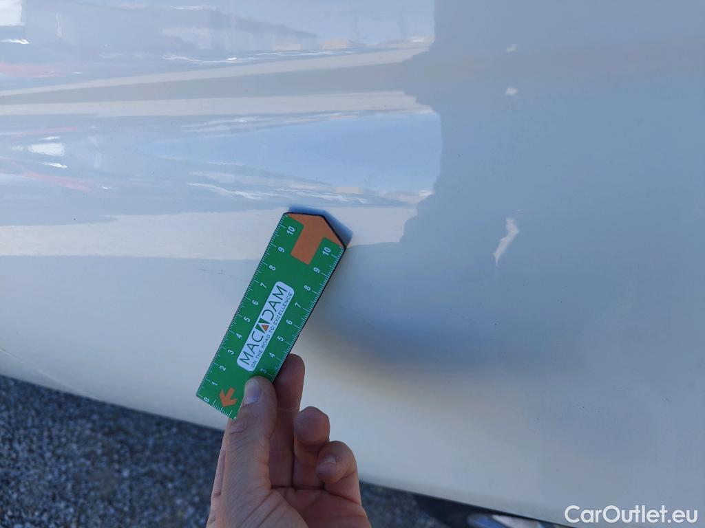  Fiat  500 FIAT  / 2015 / 3P / berlina con portón Red 1.0 Hybrid 51KW (70 CV)(SP)(SL) (AC4) #26