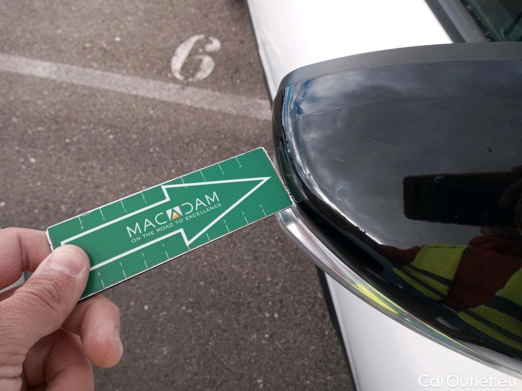  Citroen  C4 Cactus CITROEN  / 2018 / 5P / berlina con portón BlueHDi 100 S&S Feel #47