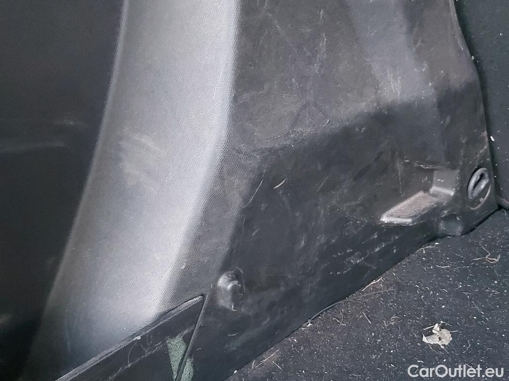  Peugeot  2008 PEUGEOT  / 2019 / 5P / todoterreno Active BlueHDI 81kW (110CV) #19