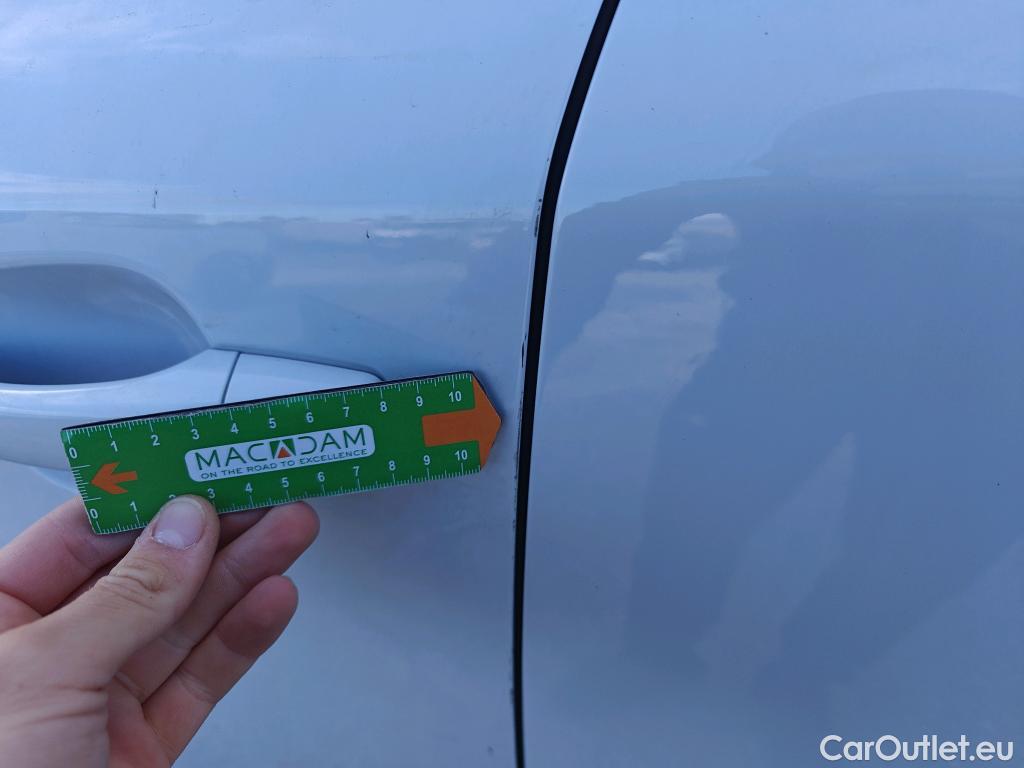  Peugeot  2008 PEUGEOT  / 2023 / 5P / todoterreno GT BlueHDI 130 S&S EAT8 #16