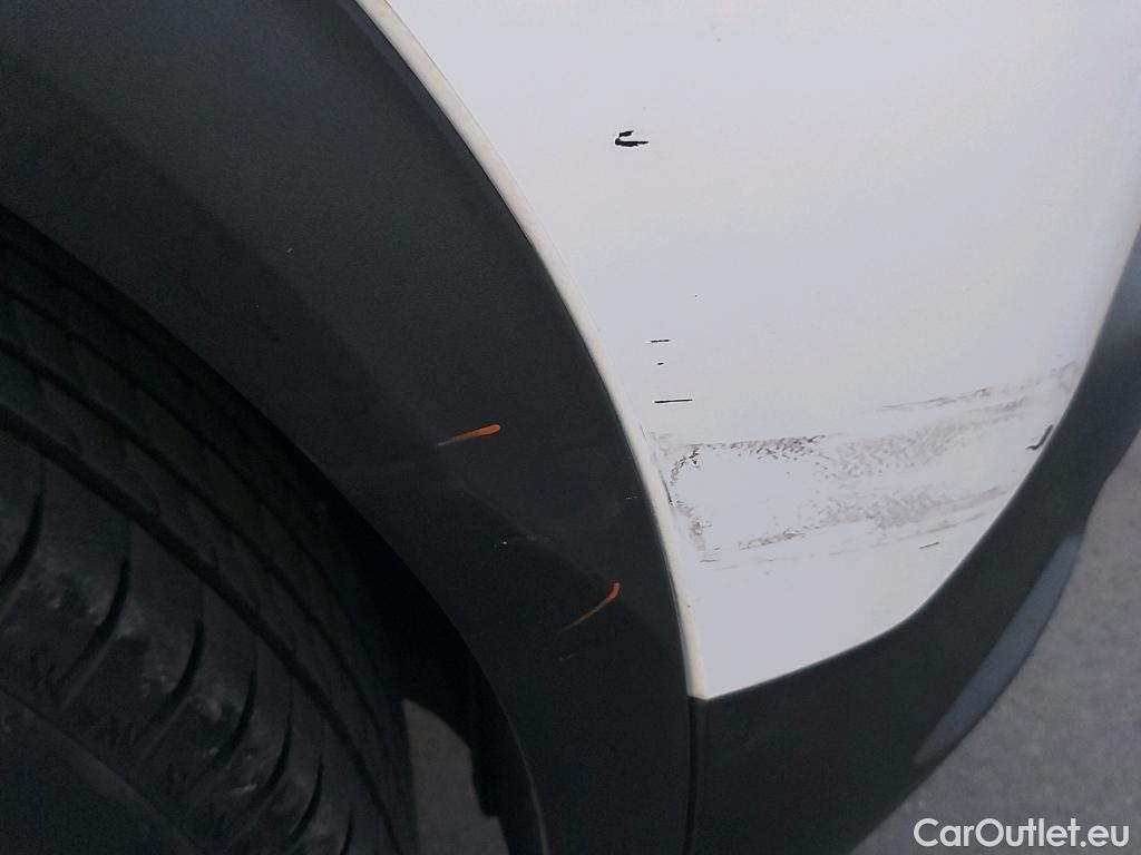  Peugeot  2008 PEUGEOT  / 2019 / 5P / todoterreno Active Pack BlueHDI 81kW (110CV) #13