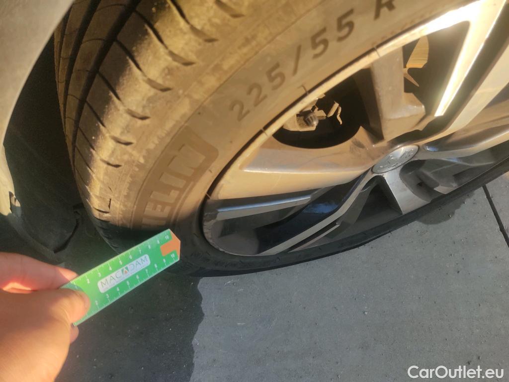  Peugeot  3008 PEUGEOT  / 2016 / 5P / todoterreno 1.5 BlueHDi 96kW (130CV) S&S Allure EAT8 #37