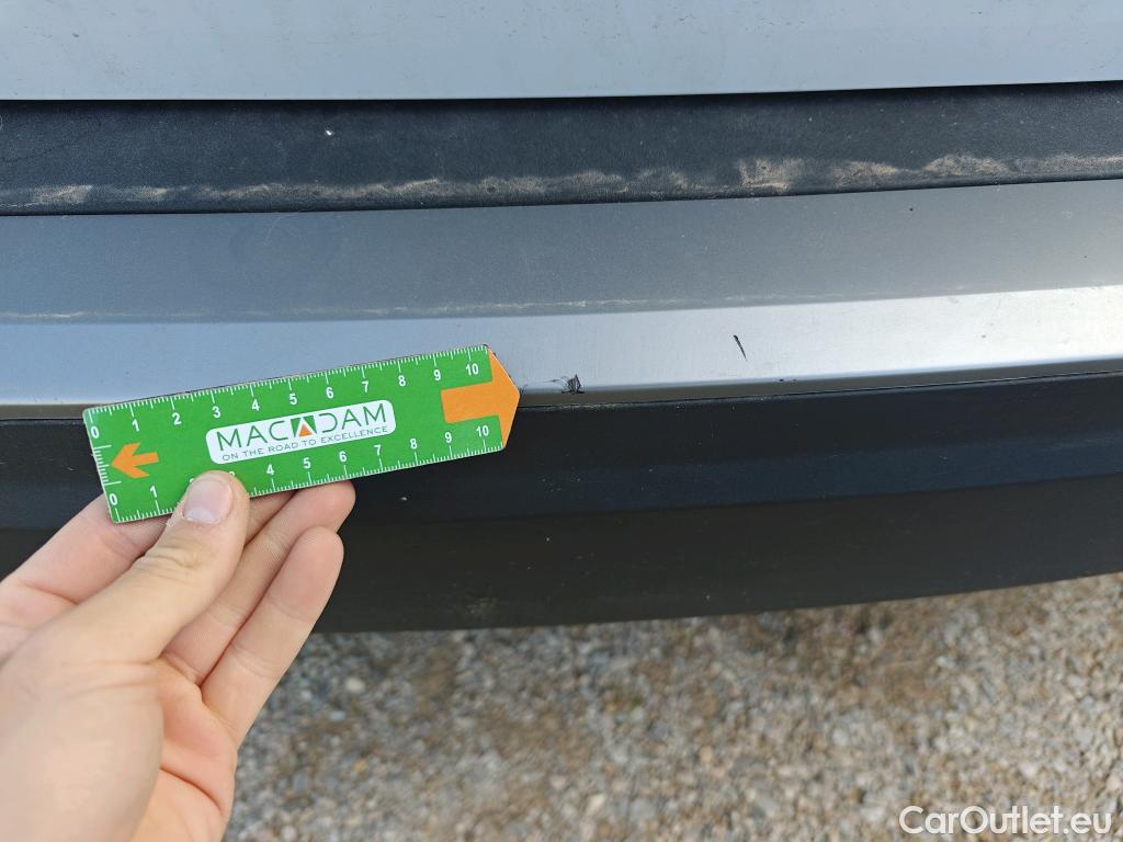  Peugeot  2008 PEUGEOT  / 2023 / 5P / todoterreno GT BlueHDI 130 S&S EAT8 #36