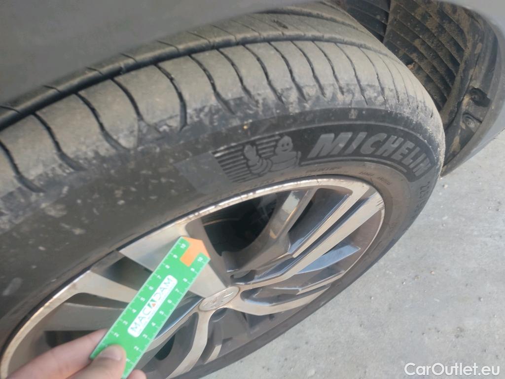  Peugeot  3008 PEUGEOT  / 2016 / 5P / todoterreno 1.5 BlueHDi 96kW (130CV) S&S Allure EAT8 #2