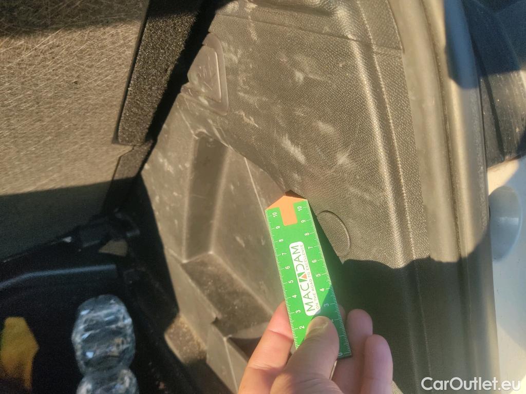  Peugeot  3008 PEUGEOT  / 2016 / 5P / todoterreno 1.5 BlueHDi 96kW (130CV) S&S Allure EAT8 #39