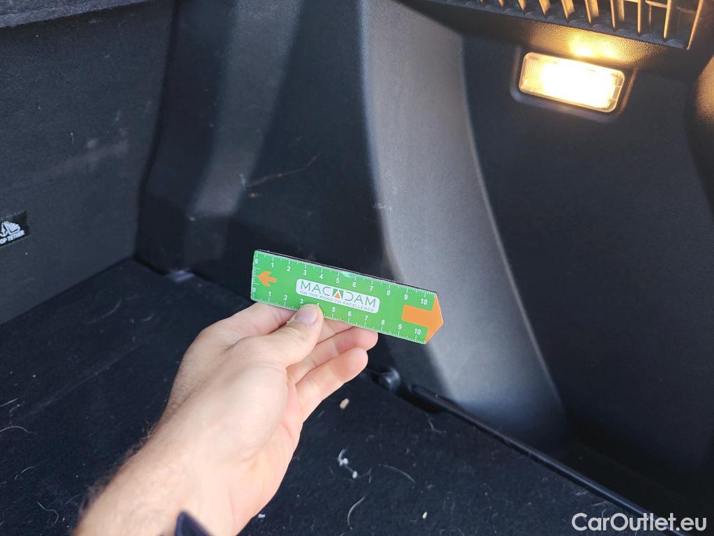  Peugeot  2008 PEUGEOT  / 2023 / 5P / todoterreno GT BlueHDI 130 S&S EAT8 #30