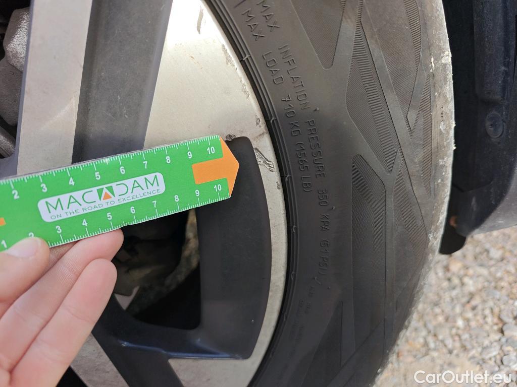  Peugeot  2008 PEUGEOT  / 2023 / 5P / todoterreno GT BlueHDI 130 S&S EAT8 #5