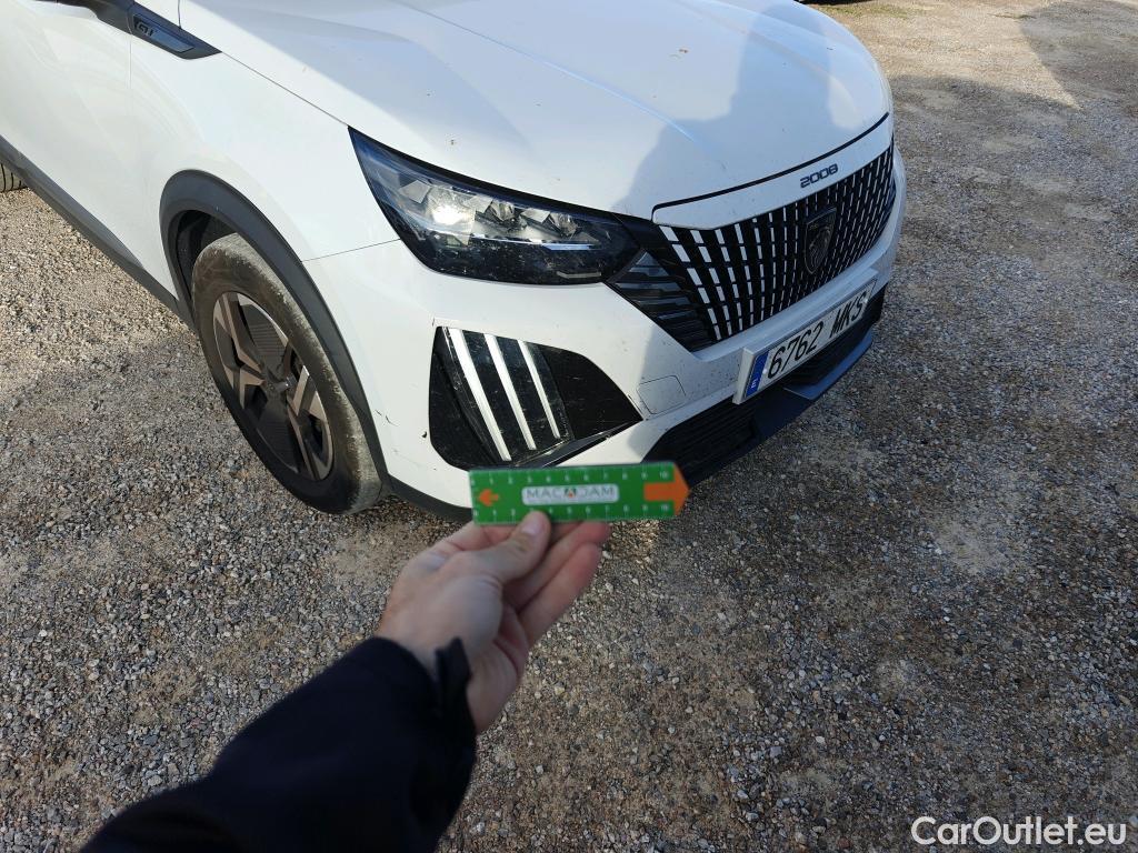  Peugeot  2008 PEUGEOT  / 2023 / 5P / todoterreno GT BlueHDI 130 S&S EAT8 #21