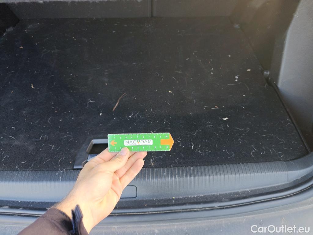  Peugeot  2008 PEUGEOT  / 2023 / 5P / todoterreno GT BlueHDI 130 S&S EAT8 #12