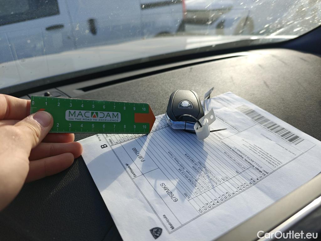  Peugeot  2008 PEUGEOT  / 2023 / 5P / todoterreno GT BlueHDI 130 S&S EAT8 #1