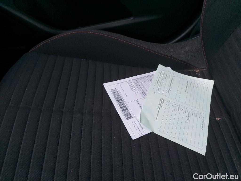  Peugeot  2008 PEUGEOT  / 2019 / 5P / todoterreno Active BlueHDI 81kW (110CV) #1