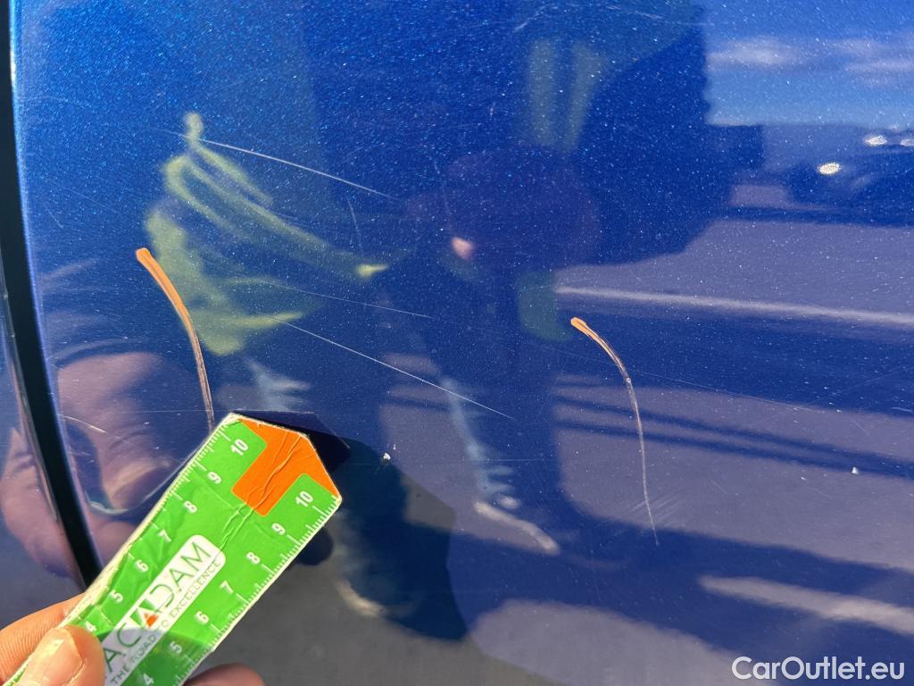  Renault  Kadjar RENAULT  / 2019 / 5P / crossover Intens Blue dCi 85kW (115CV) #34