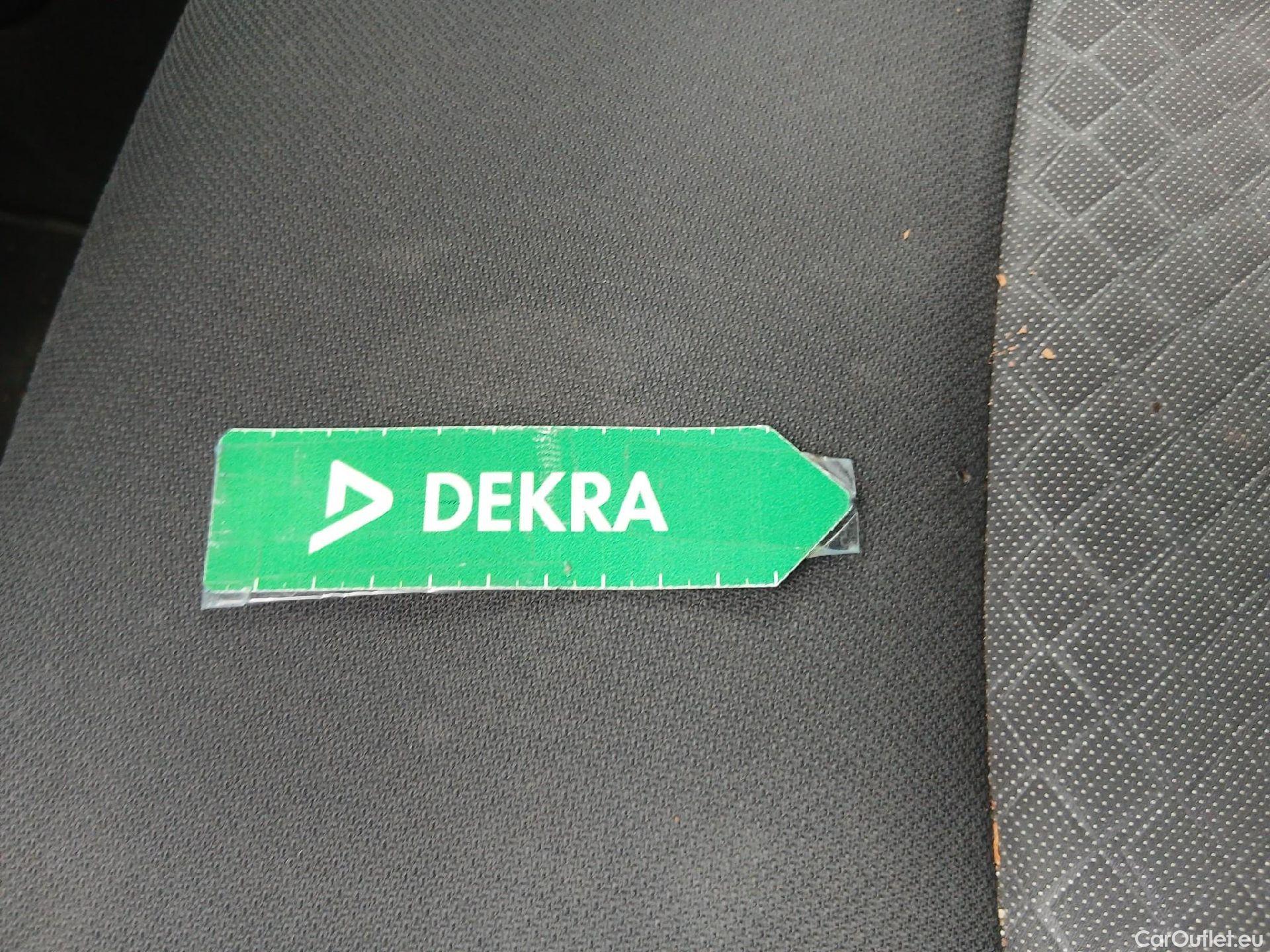  Toyota  C-HR TOYOTA  / 2019 / 5P / todoterreno 1.8 125H Advance #29