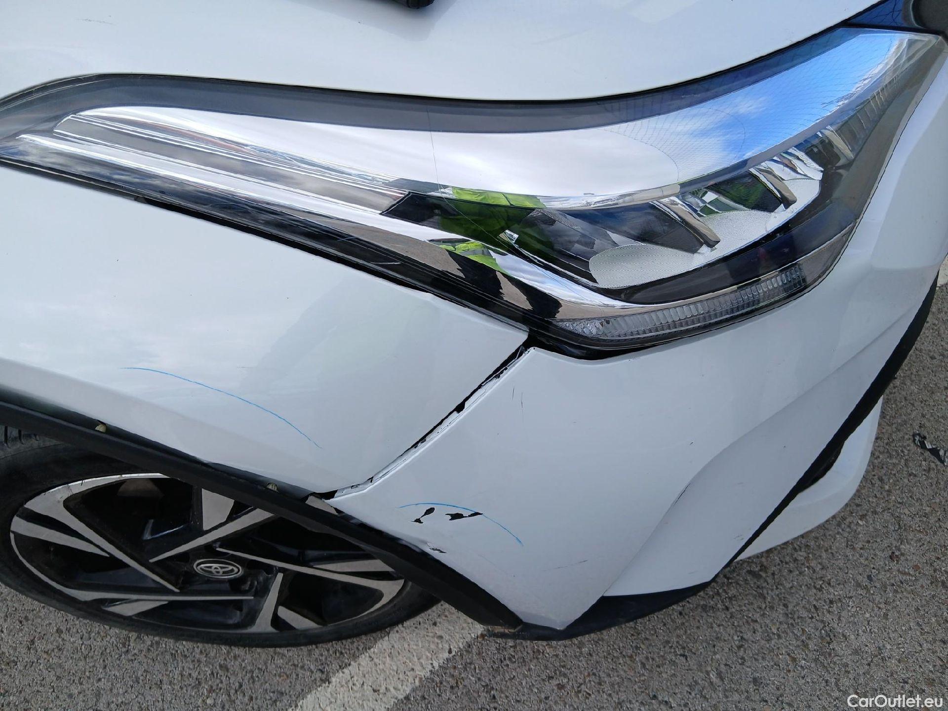  Toyota  C-HR TOYOTA  / 2019 / 5P / todoterreno 1.8 125H Advance #11