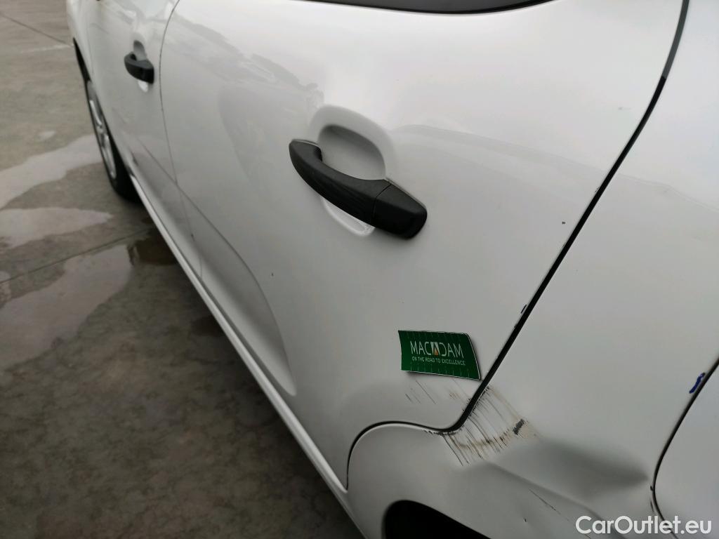  Citroen  C3 CITROEN  / 2016 / 5P / berlina comercial BlueHDi 73KW (100CV) S&S Comercial #29