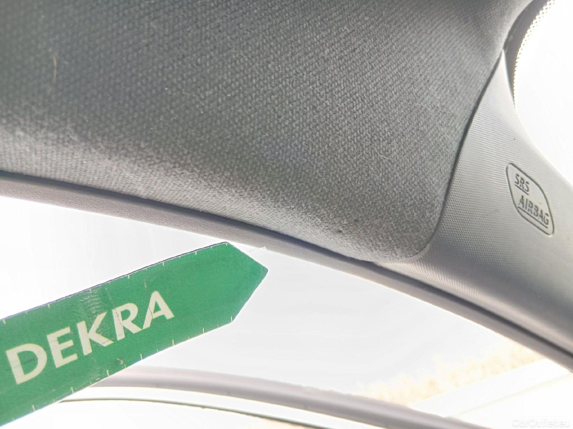  Toyota  C-HR TOYOTA  / 2019 / 5P / todoterreno 1.8 125H Advance #30