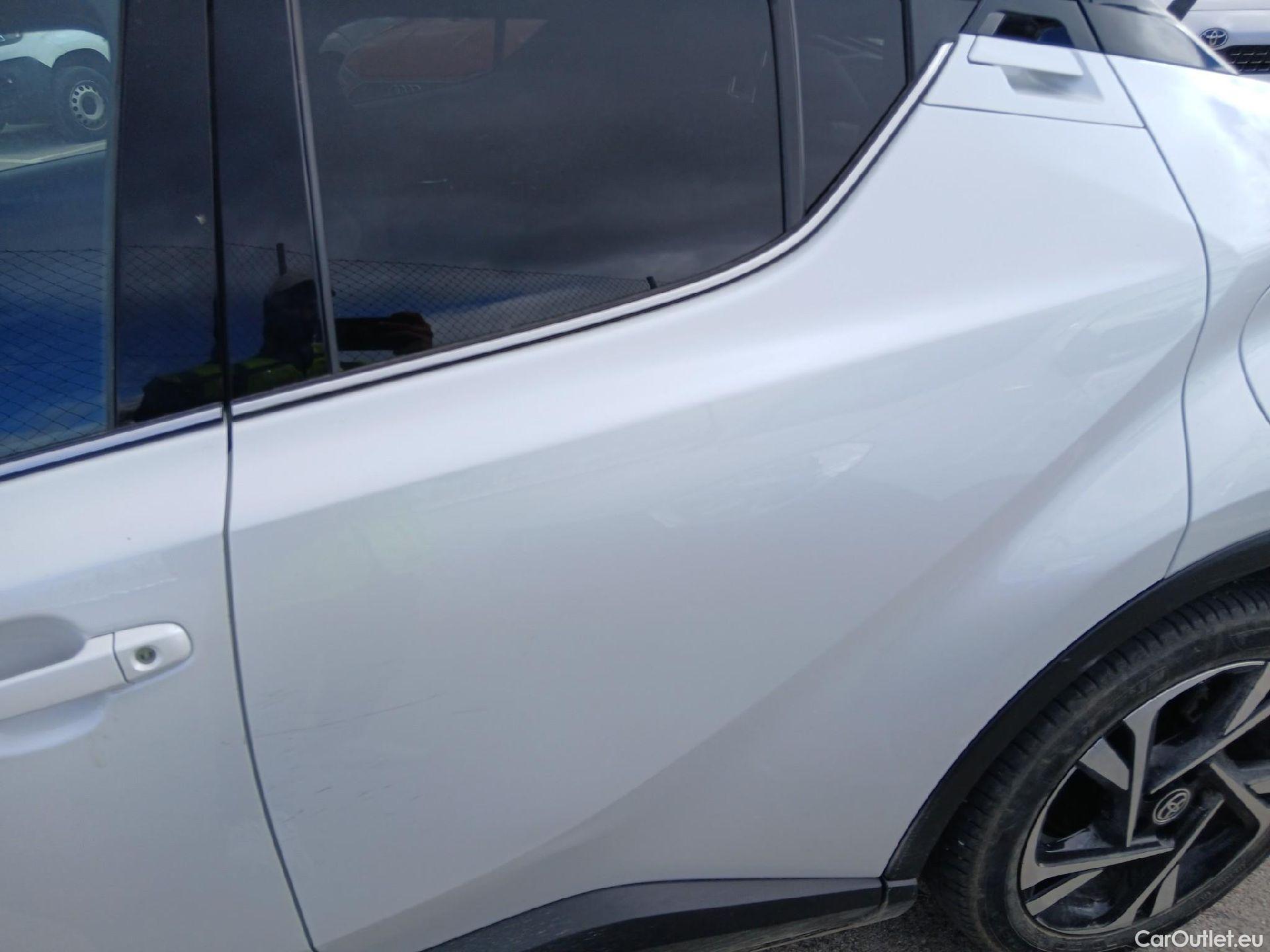  Toyota  C-HR TOYOTA  / 2019 / 5P / todoterreno 1.8 125H Advance #32