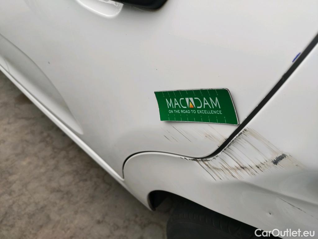  Citroen  C3 CITROEN  / 2016 / 5P / berlina comercial BlueHDi 73KW (100CV) S&S Comercial #30