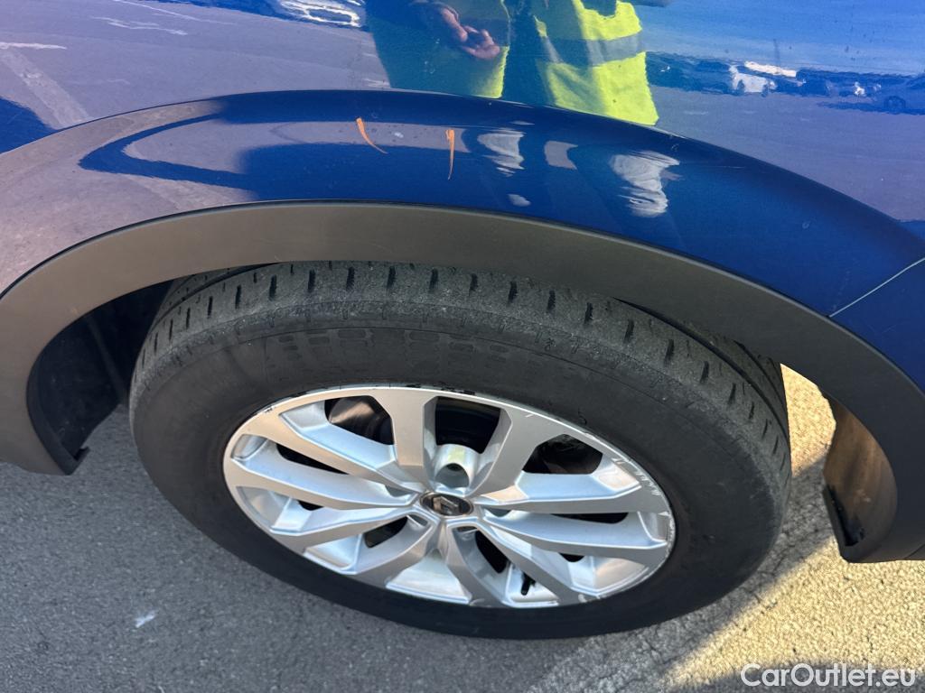  Renault  Kadjar RENAULT  / 2019 / 5P / crossover Intens Blue dCi 85kW (115CV) #37